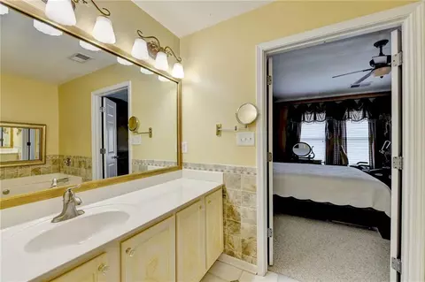 Bath - 2726 Beynon Ln, Suwanee, GA 30024 photo 4 of 7