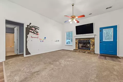 Living - 25 Cliff Ct, Covington, GA 30016 photo 3 of 4