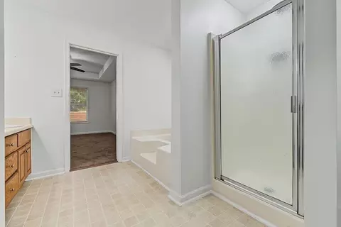 Entry Way - 25 Cliff Ct, Covington, GA 30016 photo 4 of 5