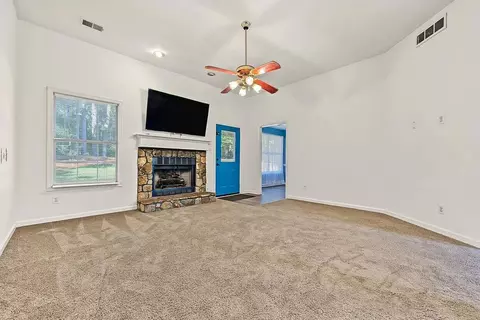 Living - 25 Cliff Ct, Covington, GA 30016 photo 2 of 4
