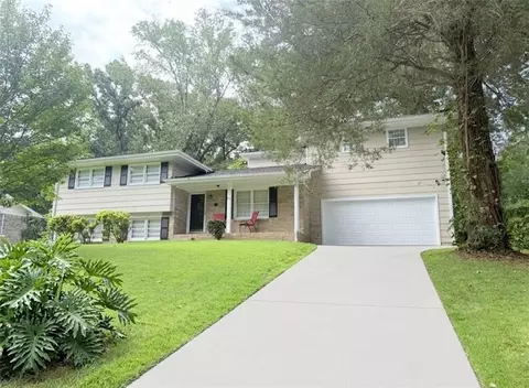 927 Magna Carta Dr NW, Atlanta, GA 30318