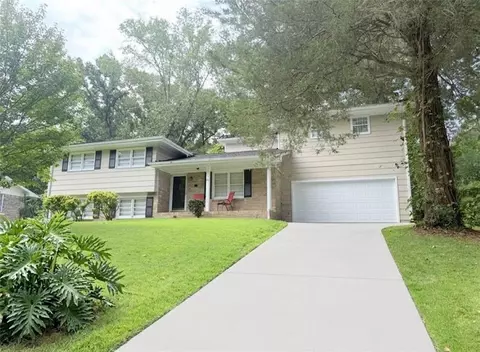 927 Magna Carta Dr NW, Atlanta, GA 30318