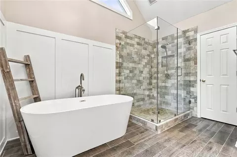 Bath - 238 Rivergate Dr, Suwanee, GA 30024 photo 2 of 8