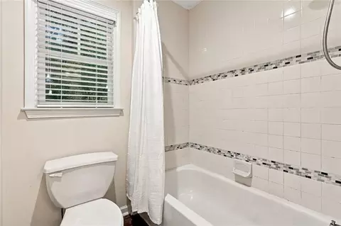 Bath - 238 Rivergate Dr, Suwanee, GA 30024 photo 7 of 8