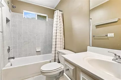 Bath - 238 Rivergate Dr, Suwanee, GA 30024 photo 6 of 8