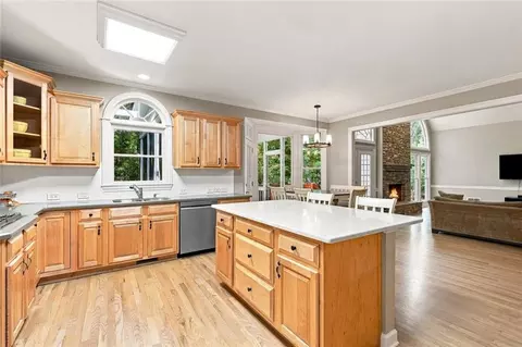 Kitchen - 238 Rivergate Dr, Suwanee, GA 30024 photo 4 of 4