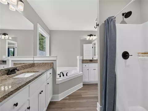 Bath - 103 Advent Dr, Winder, GA 30680 photo 1 of 8