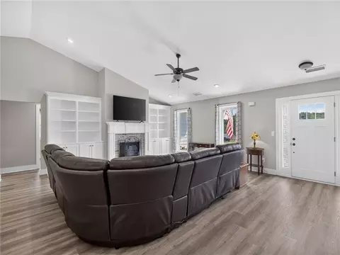 Living - 103 Advent Dr, Winder, GA 30680 photo 2 of 4
