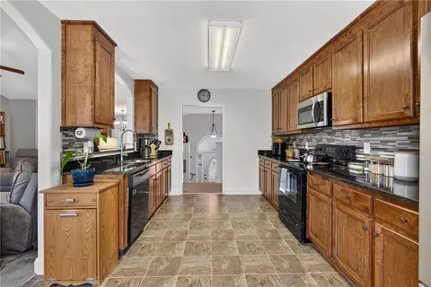 Kitchen - 1690 Dillard Way, Bethlehem, GA 30620 photo 5 of 8