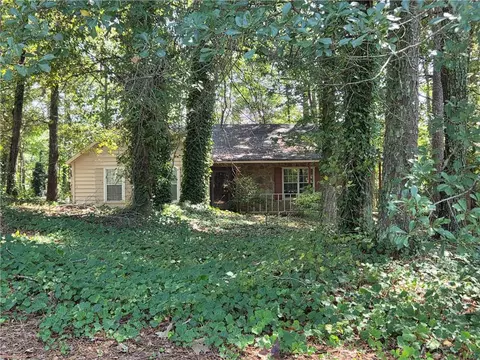 1916 Woods Ct, Riverdale, GA 30296
