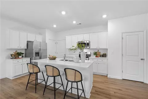Kitchen - 21 Gulfstream Dr, Lagrange, GA 30241 photo 1 of 4