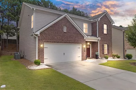 1807 Weatherbrook Cir, Lawrenceville, GA 30043