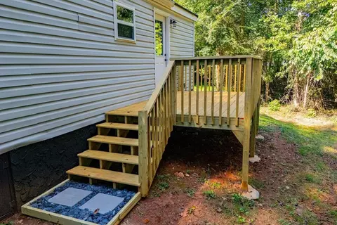 Exterior - 61 Crest Rd, Carrollton, GA 30116 photo 7 of 8