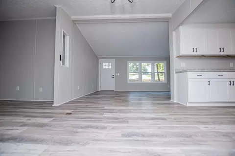 Living - 61 Crest Rd, Carrollton, GA 30116 photo 10 of 10