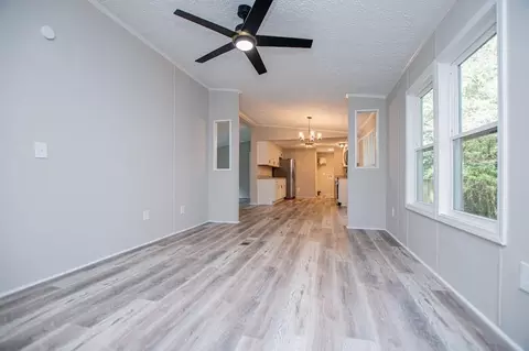 Living - 61 Crest Rd, Carrollton, GA 30116 photo 4 of 10