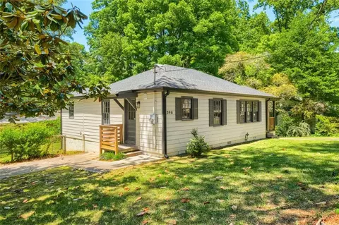 396 Forrest Ridge Dr NW, Atlanta, GA 30318