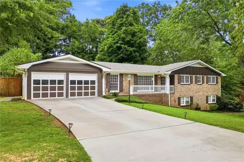 120 Deerwood Cir SE, Smyrna, GA 30082
