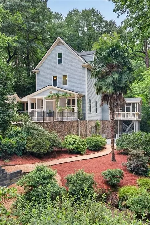 1875 Meredith Dr NW, Atlanta, GA 30318