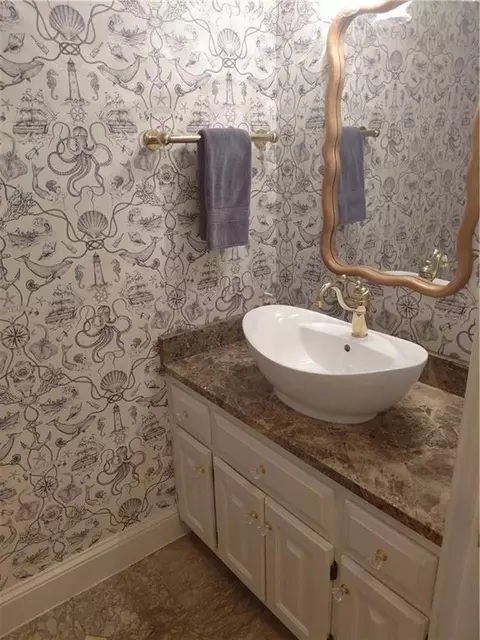 Bath - 3958 Muirfield Sq, Duluth, GA 30096 photo 1 of 3