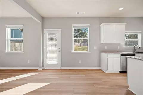Living - 517 Edgemore Rd, Canton, GA 30114 photo 2 of 7