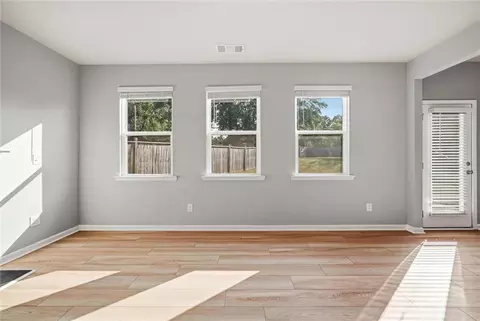 Living - 517 Edgemore Rd, Canton, GA 30114 photo 7 of 7