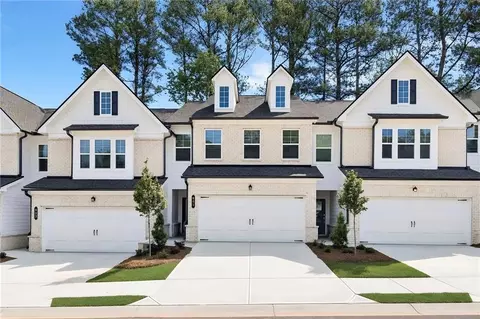 2046 Presley Pt, Lawrenceville, GA 30044