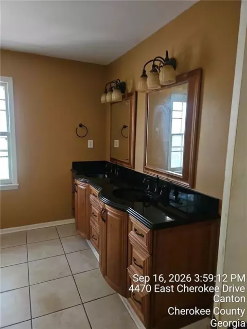Bath - 4470 E Cherokee Dr, Canton, GA 30115 photo 1 of 1