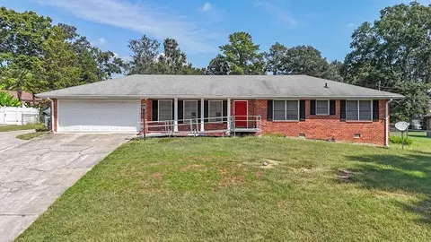 2122 Colonial Oak Way, Stone Mountain, GA 30087