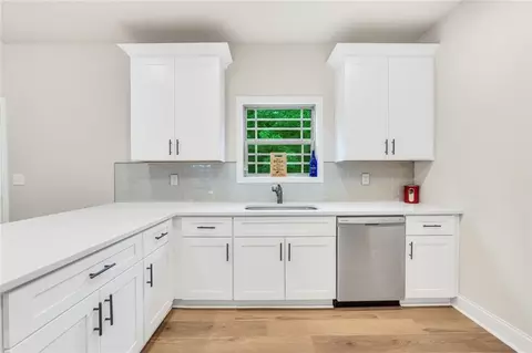 Kitchen - 273 Summit View Dr, Mcdonough, GA 30253 photo 2 of 3