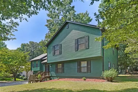 Exterior - 972 Tyrell Dr, Austell, GA 30106 photo 3 of 8