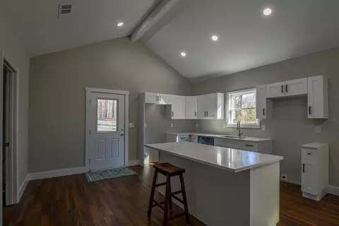 Entry Way - 1020 Riverbend Rd, Commerce, GA 30530 photo 2 of 4