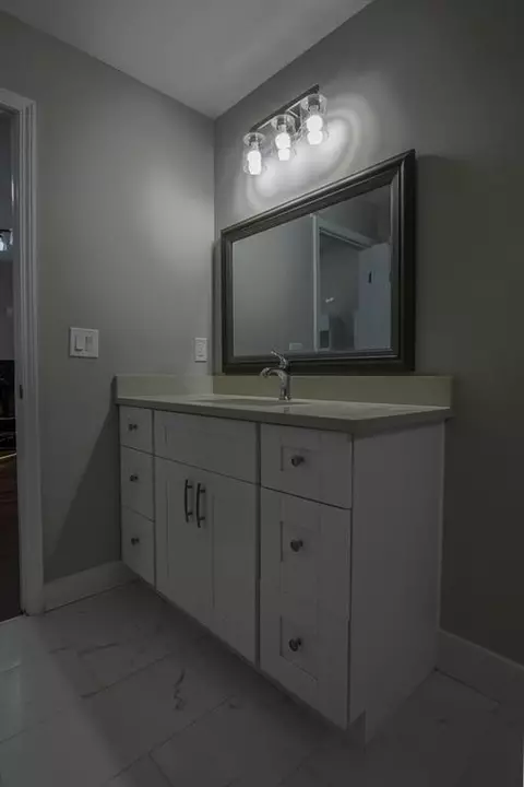 Bath - 1020 Riverbend Rd, Commerce, GA 30530 photo 6 of 6