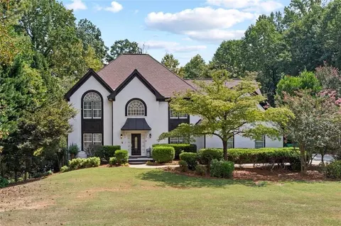 5502 Oakwood Dr, Stone Mountain, GA 30087