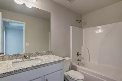 Bath - 15 Ruby Robin Rd, Jefferson, GA 30549 photo 4 of 4