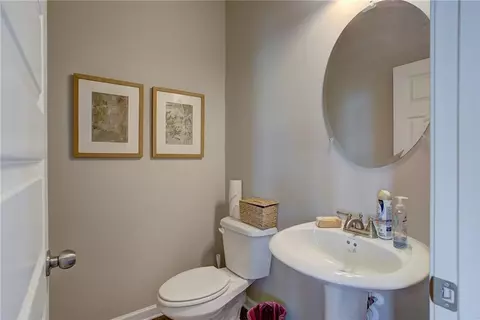 Bath - 15 Ruby Robin Rd, Jefferson, GA 30549 photo 2 of 4