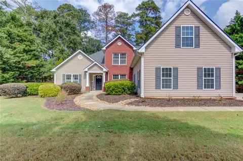 775 Winding Grove Ln, Loganville, GA 30052