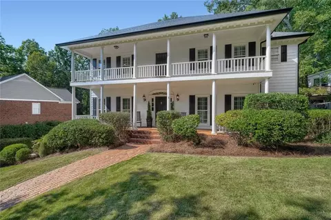 330 S Satinwood Pl, Roswell, GA 30076