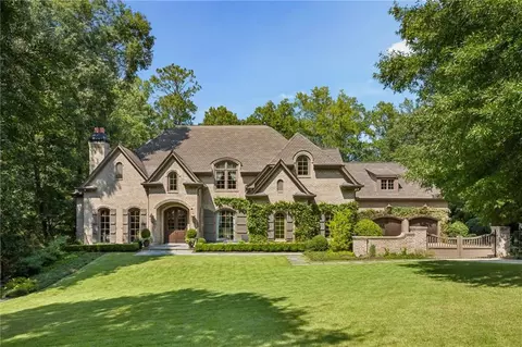 405 Kenbrook Dr, Sandy Springs, GA 30327
