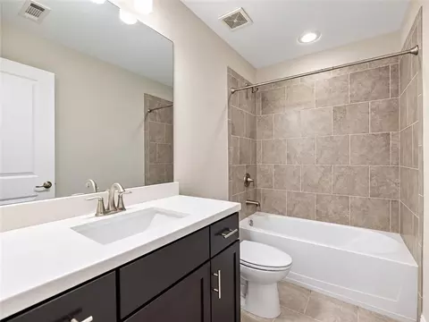 Bath - 1374 Doublegate Dr, Atlanta, GA 30319 photo 6 of 6