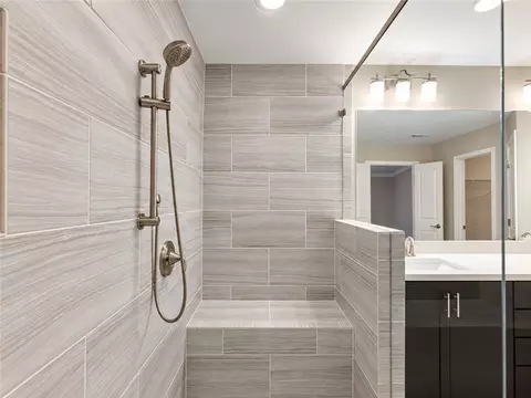 Bath - 1374 Doublegate Dr, Atlanta, GA 30319 photo 4 of 6