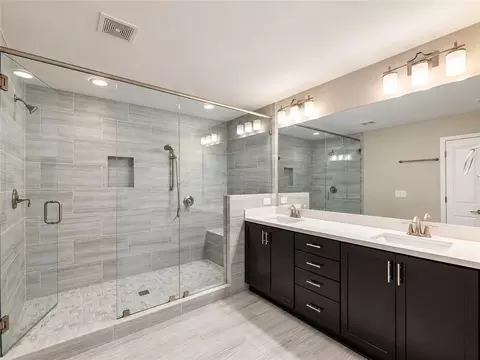 Bath - 1374 Doublegate Dr, Atlanta, GA 30319 photo 2 of 6