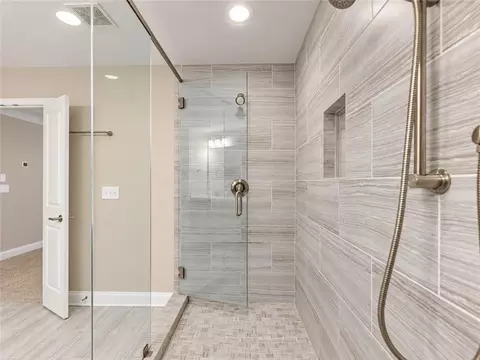 Bath - 1374 Doublegate Dr, Atlanta, GA 30319 photo 5 of 6
