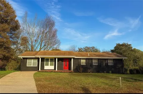 2958 Holcomb Ct, East Point, GA 30344