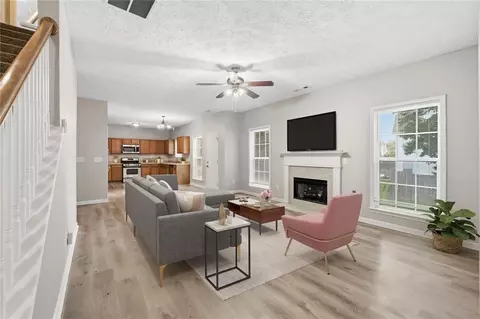Living - 751 Mesa Rd, Mcdonough, GA 30253 photo 4 of 9