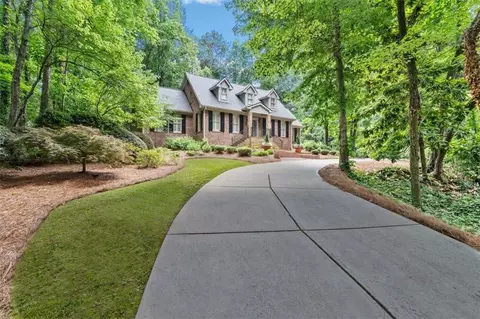 682 Austin Dr SE, Smyrna, GA 30082