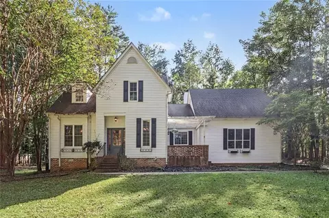 180 Courtland Dr, Fayetteville, GA 30215