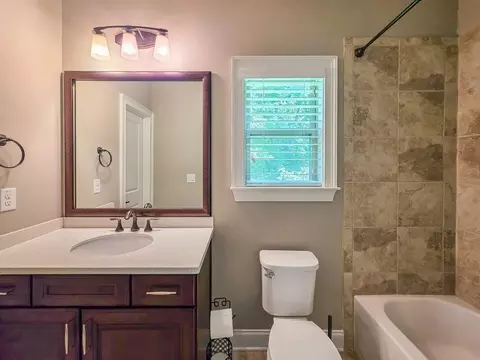 Bath - 103 Dover Rd, Milton, GA 30004 photo 5 of 8