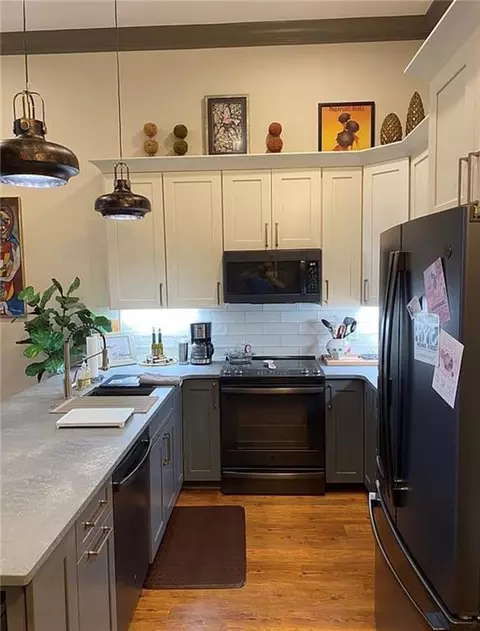 Kitchen - 1 E 3rd Ave #402, Rome, GA 30161 photo 2 of 9