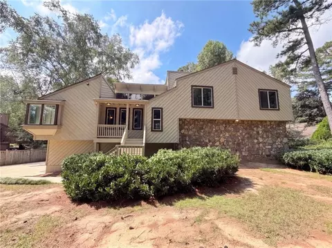 3962 Spalding Holw, Peachtree Corners, GA 30092