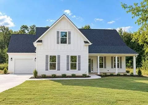 75 Oak Rd, Locust Grove, GA 30248